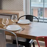 Beautiful With Spacious Balcony By Renters Lägenhet Wrocław