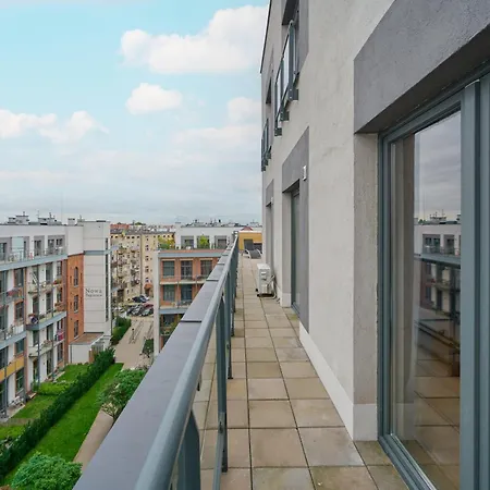 Beautiful With Spacious Balcony By Renters Апартаменты