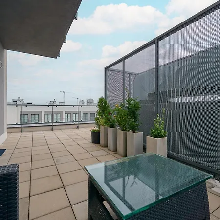 Beautiful With Spacious Balcony By Renters Апартаменты *