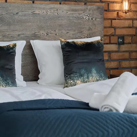 Апартаменты Beautiful With Spacious Balcony By Renters Вроцлав