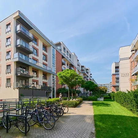 Beautiful With Spacious Balcony By Renters Appartement Wrocław