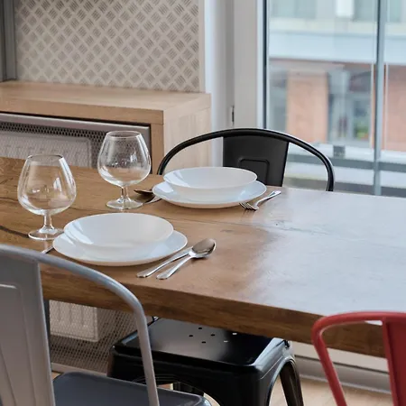 Beautiful With Spacious Balcony By Renters Apartment Breslau