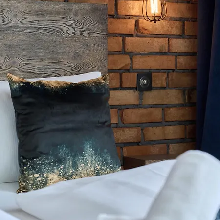 Beautiful With Spacious Balcony By Renters Apartment Breslau