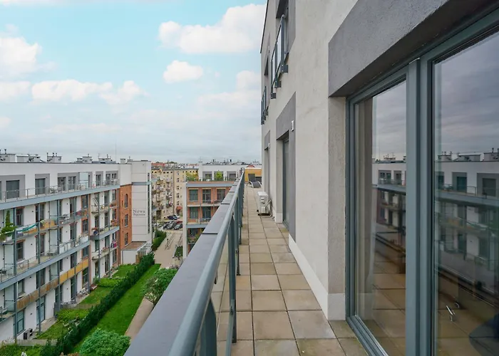 Beautiful With Spacious Balcony By Renters Apartment