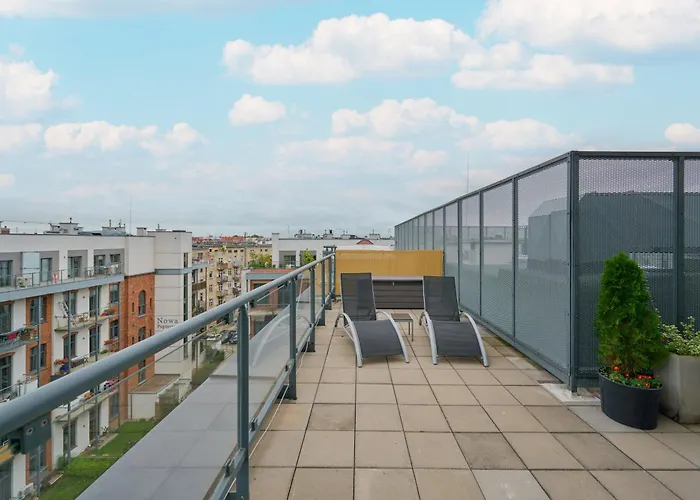 Beautiful With Spacious Balcony By Renters Wroclaw