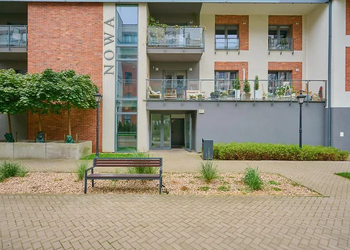 Beautiful With Spacious Balcony By Renters Apartment Wroclaw
