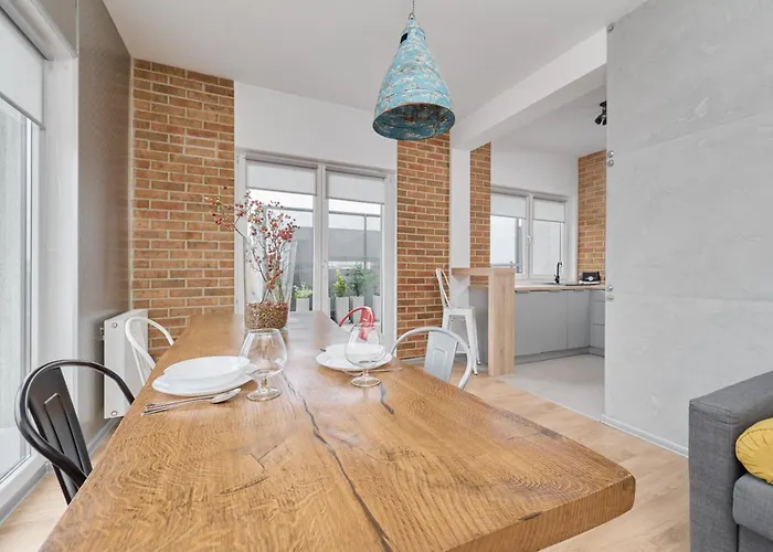 Apartment Beautiful With Spacious Balcony By Renters Wroclaw