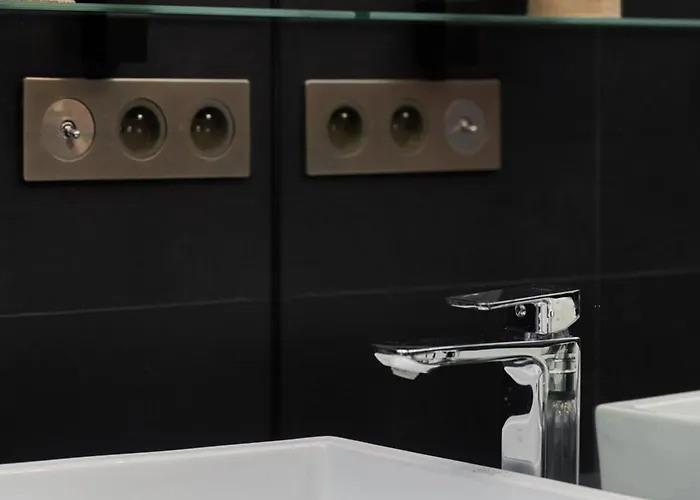 Beautiful With Spacious Balcony By Renters * Wroclaw