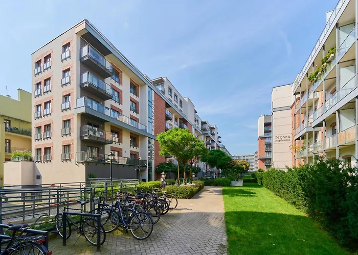 Beautiful With Spacious Balcony By Renters Apartment Wroclaw