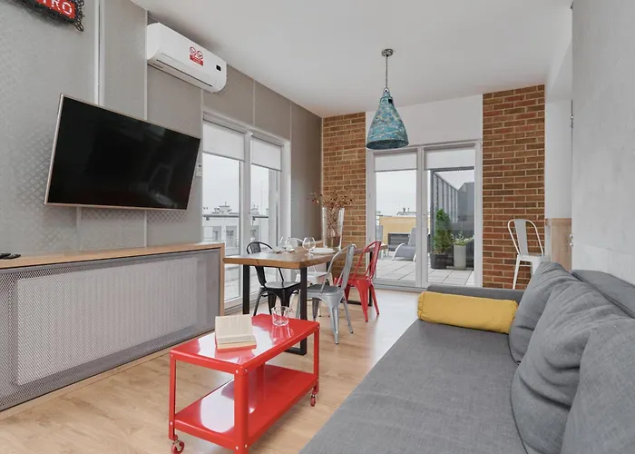 Beautiful With Spacious Balcony By Renters Apartment Wroclaw